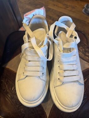 Alexander McQueen White Men’s Low-Top Platform Sneakers
